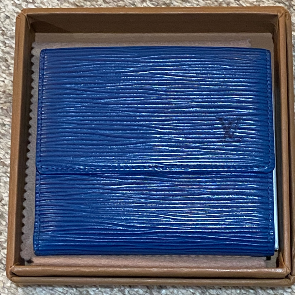 Louis Vuitton Epi wallet